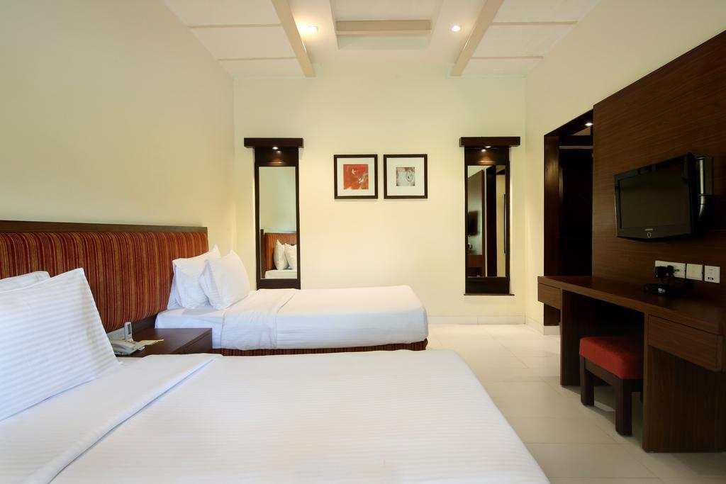Lemon Tree Hotel, Tarudhan Valley, Manesar Gurgaon Extérieur photo
