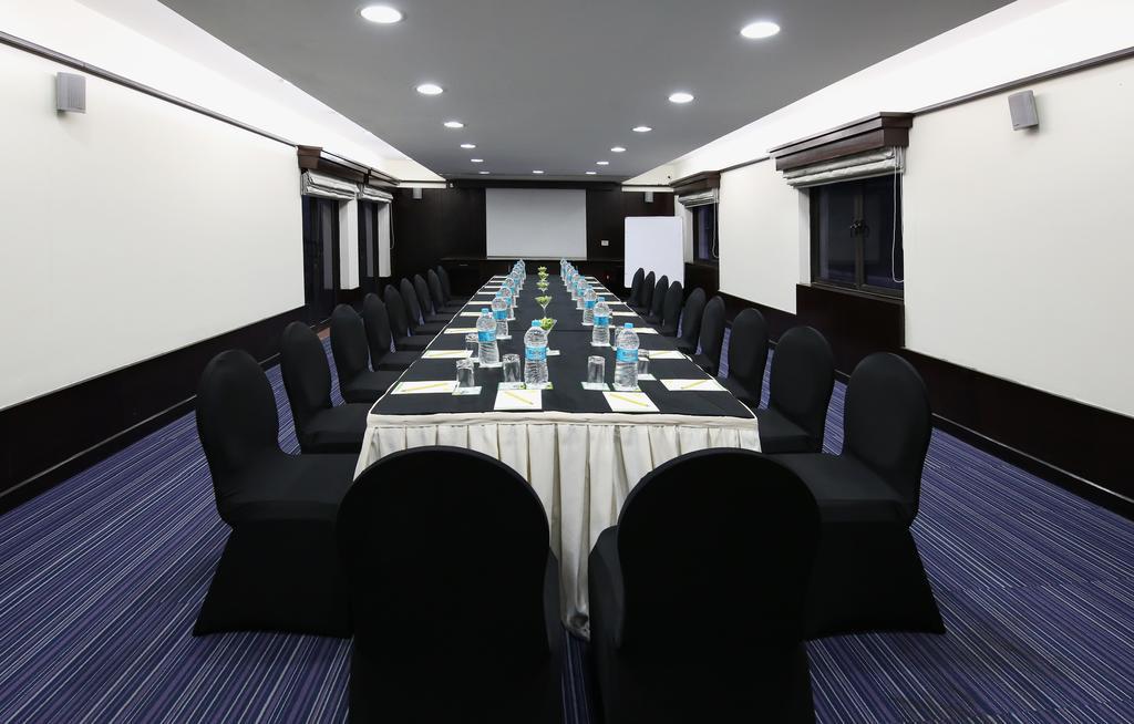 Lemon Tree Hotel, Tarudhan Valley, Manesar Gurgaon Extérieur photo