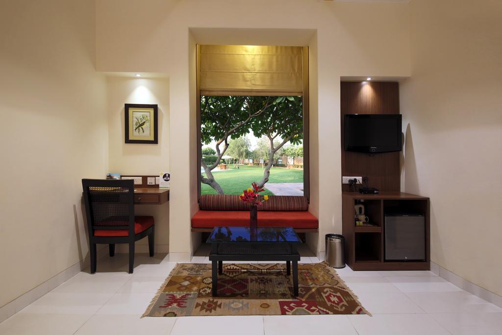 Lemon Tree Hotel, Tarudhan Valley, Manesar Gurgaon Extérieur photo