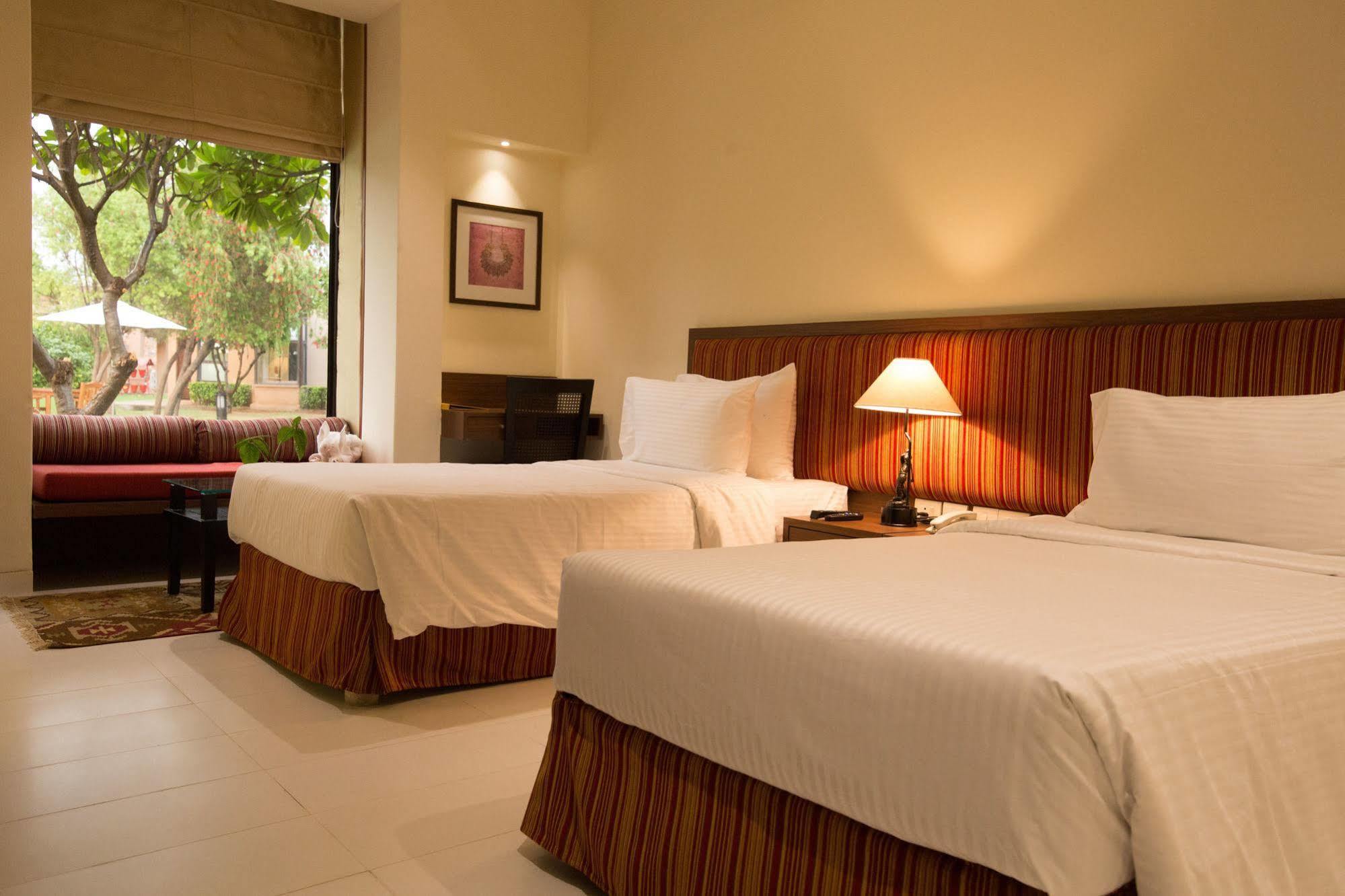 Lemon Tree Hotel, Tarudhan Valley, Manesar Gurgaon Extérieur photo