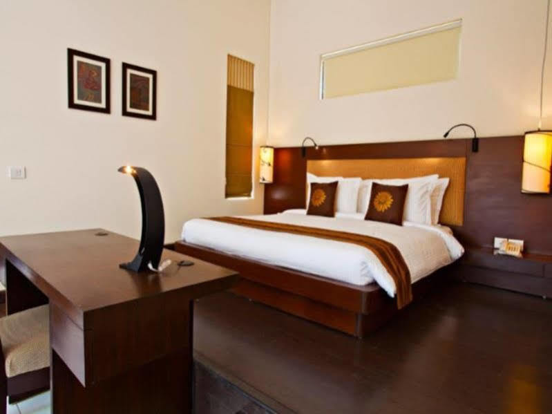 Lemon Tree Hotel, Tarudhan Valley, Manesar Gurgaon Extérieur photo