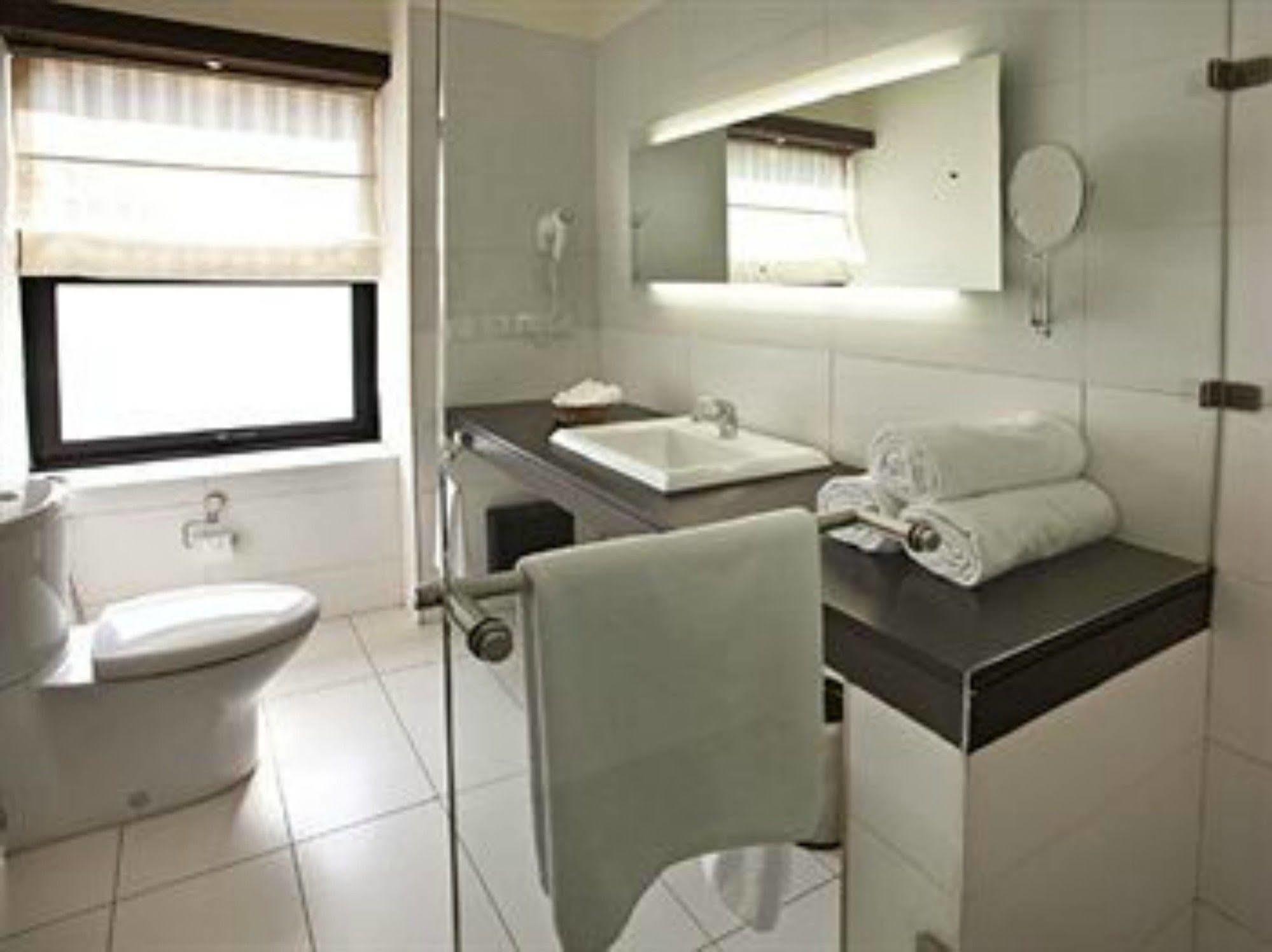 Lemon Tree Hotel, Tarudhan Valley, Manesar Gurgaon Extérieur photo