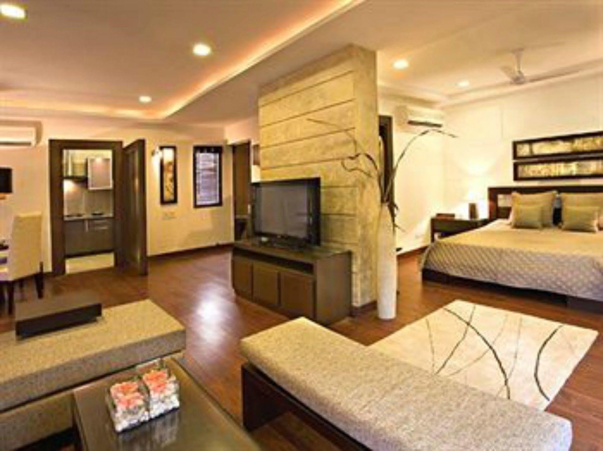 Lemon Tree Hotel, Tarudhan Valley, Manesar Gurgaon Extérieur photo