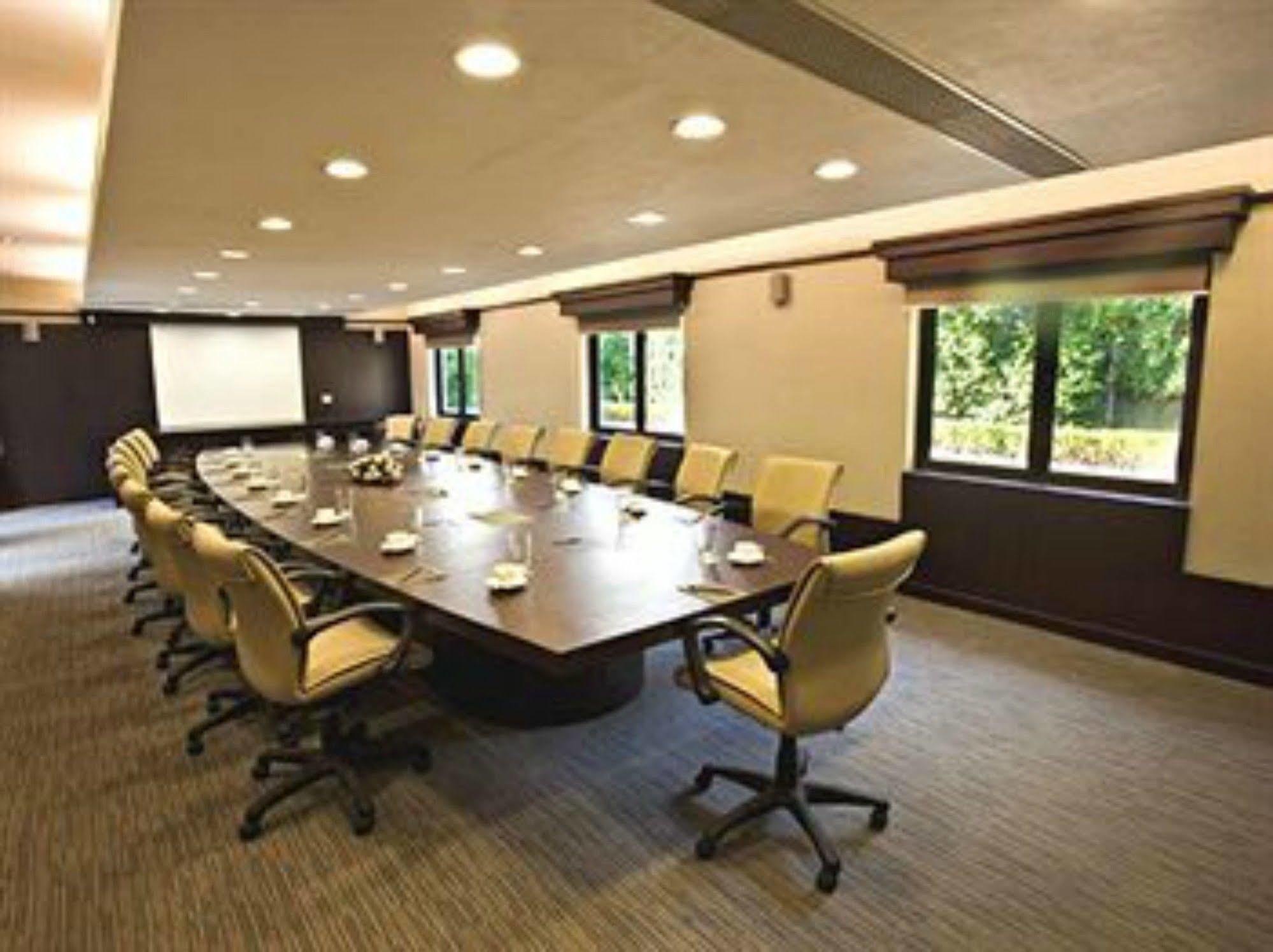 Lemon Tree Hotel, Tarudhan Valley, Manesar Gurgaon Extérieur photo