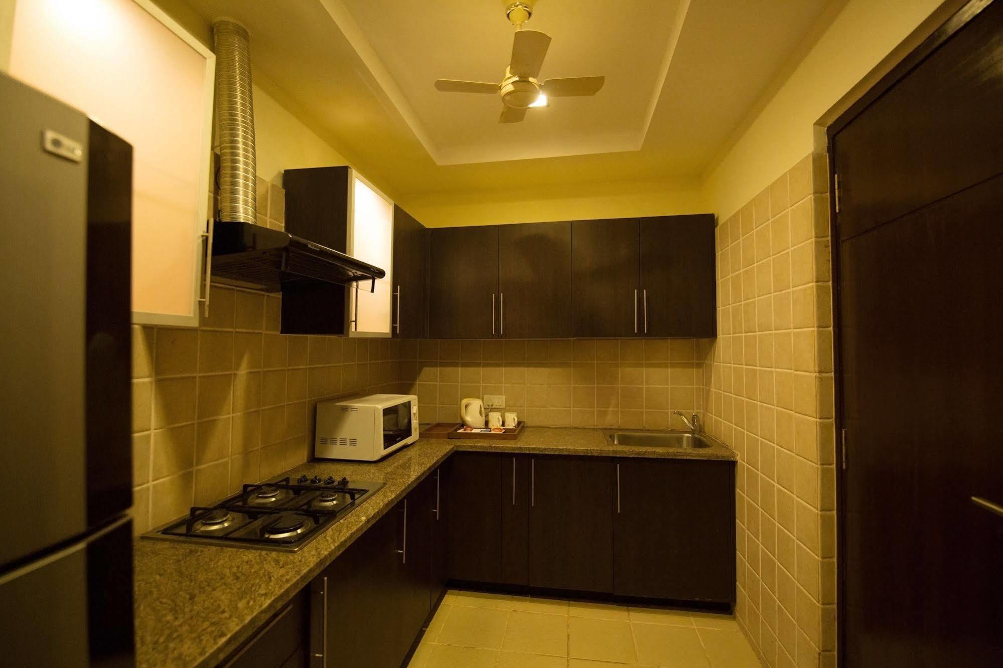 Lemon Tree Hotel, Tarudhan Valley, Manesar Gurgaon Extérieur photo