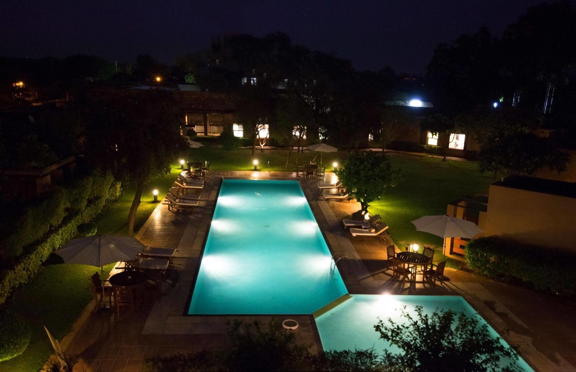 Lemon Tree Hotel, Tarudhan Valley, Manesar Gurgaon Extérieur photo