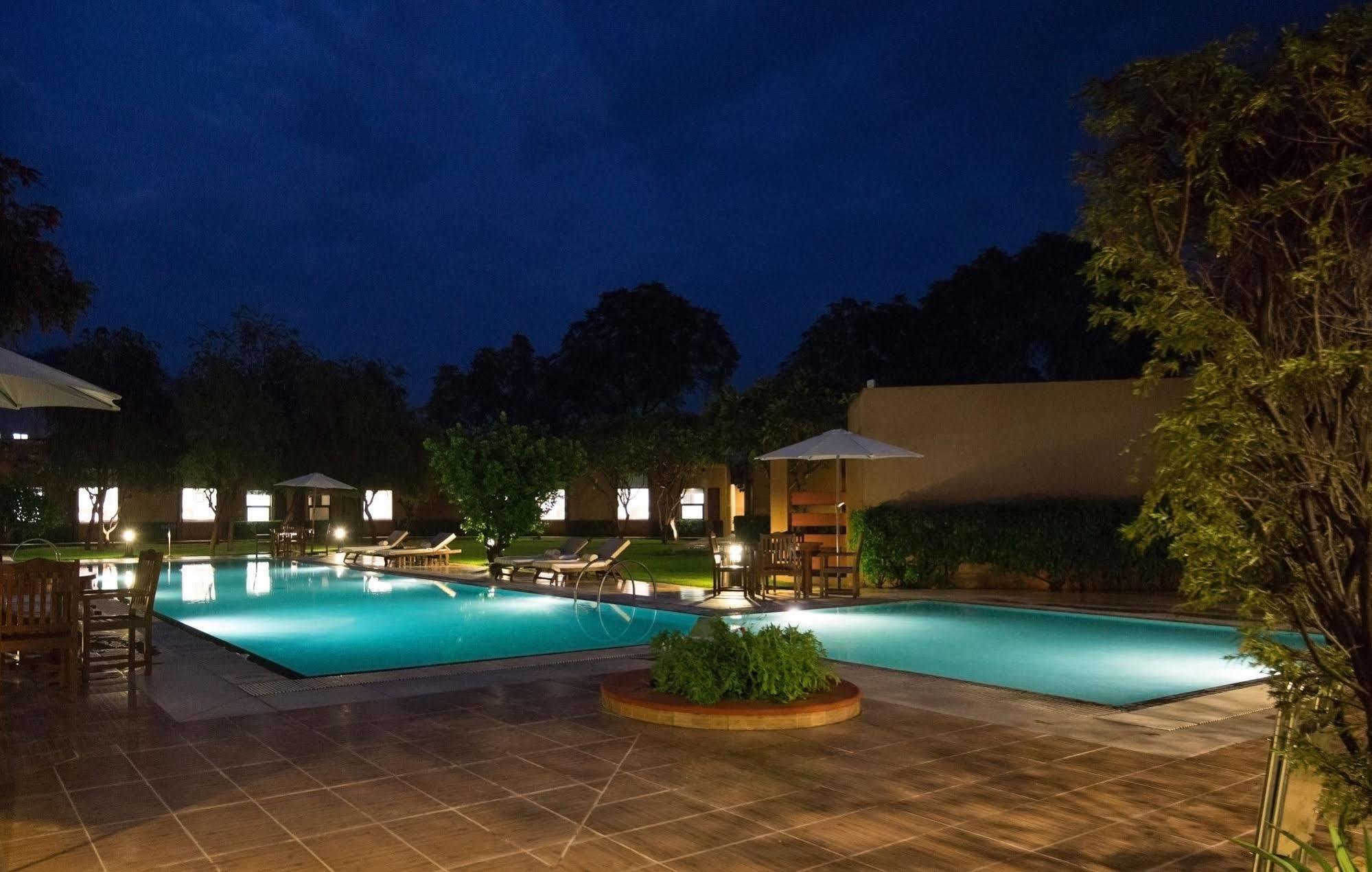 Lemon Tree Hotel, Tarudhan Valley, Manesar Gurgaon Extérieur photo